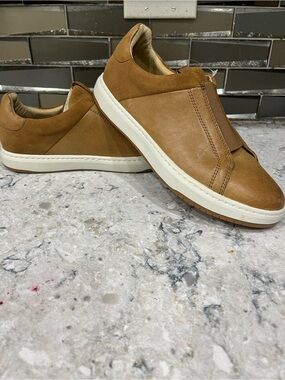 Dansko Womens Jenn Slip-On Loafers in Brown with White Sole